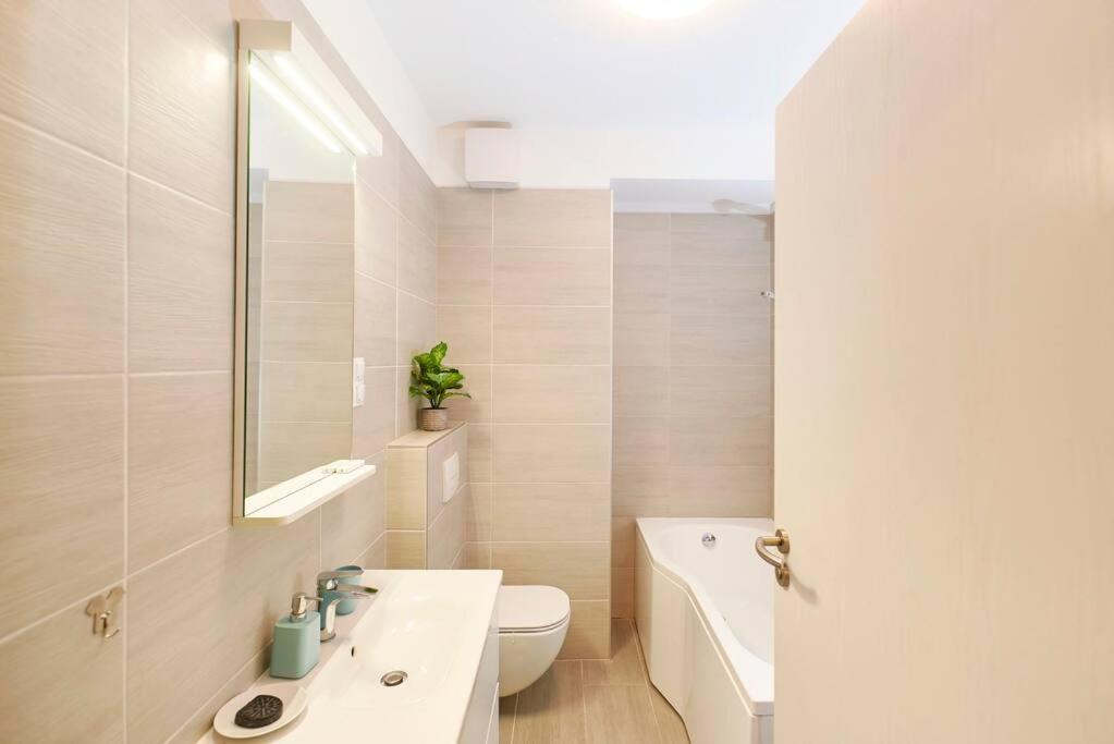 Bb23 New Flat * Budapest