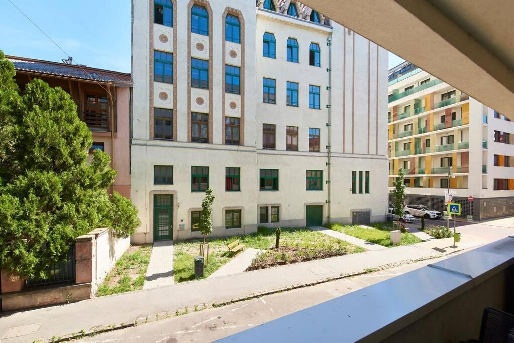 Bb23 New Flat Budapest